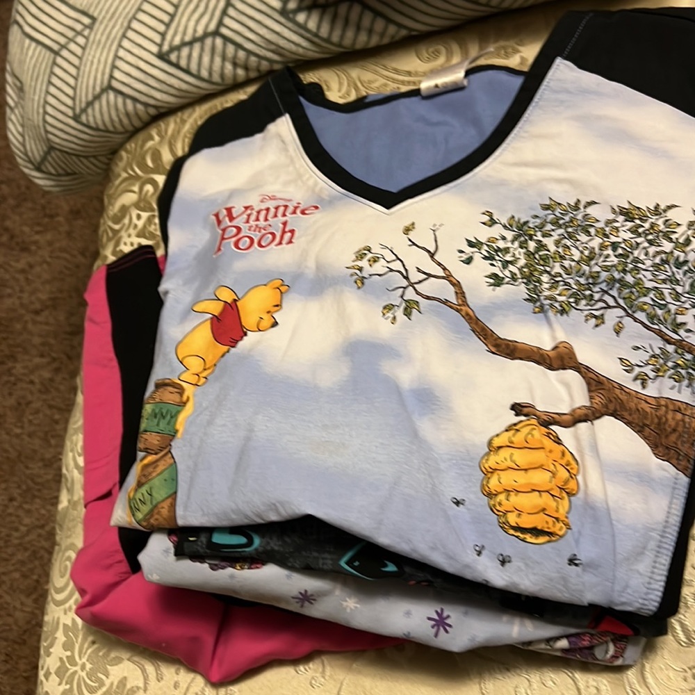 Scrub top - Picture 14 of 16